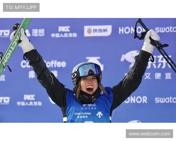 谷爱凌亮相旧金山春节大游行 荣誉总指挥引领盛典